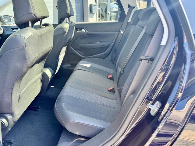 Peugeot 308 SW 1.2 Allure /131 PK NAP/ 1e eigenaar/ AUT/ Pano/ Trekhaak/ LED/ PDC/ Nieuwe Riem/ Lage KM/ Line assist