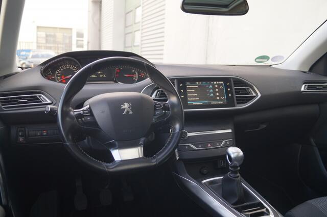 Peugeot 308 SW 1.2 PureTech 130pk Premium -PANO-ECC-CAM-TREKHAAK-