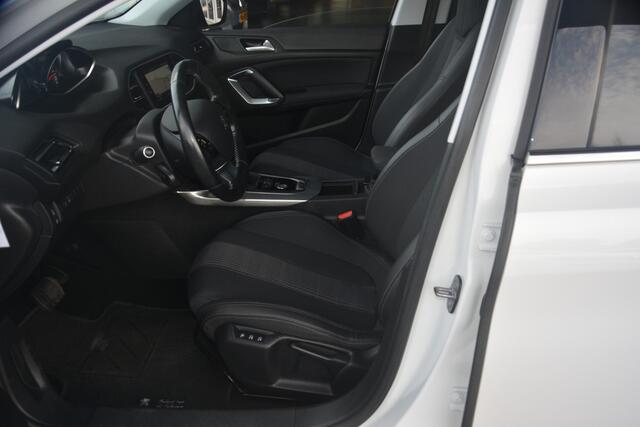 Peugeot 308 SW 2.0 BlueHDI Blue Lease Premium Nederlandse auto 2.0 HDI AUTOMAAT 99547 NAP laatste beurt bij 88118 met oa camera trekhaak pdc navigatie stoelverwarming panorama dak pdc getinte ramen trekgewicht 1400kg geremd