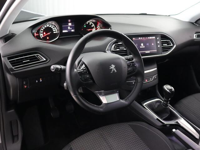 Peugeot 308 1.2 PureTech Blue Lease Executive (NL-Auto / Pano / Nieuwe distributie / Carplay / Navi / Cruise)