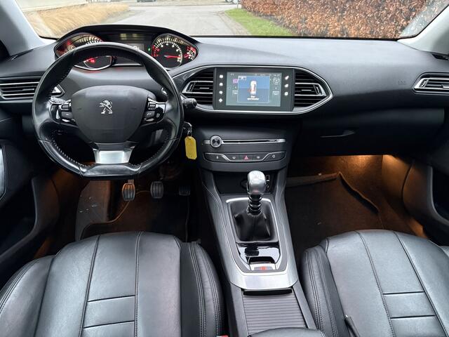 Peugeot 308 SW 1.2 PureTech Blue Lease Premium / LEER / XENON / NAVI / 124dkm! NAP!