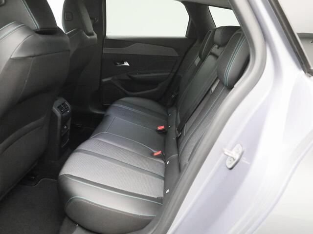 Peugeot 308 SW 1.2 PureTech 130 S&S EAT8 Allure | AUTOMAAT | NAVIGATIE | ACHTERUITRIJCAMERA | CLIMATE CONTROL | CRUISE CONTROL |