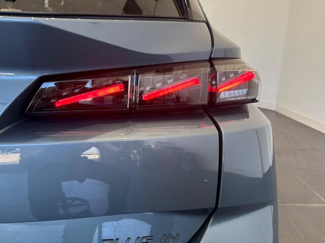 Peugeot 308 SW 1.6 Plug-in Hybrid 195 GT Apple Carplay & Android Auto | Massage | Stoelverwarming | Navigatie | 360 Camera | DEMO NEEM CONTACT OP VOOR INFO |