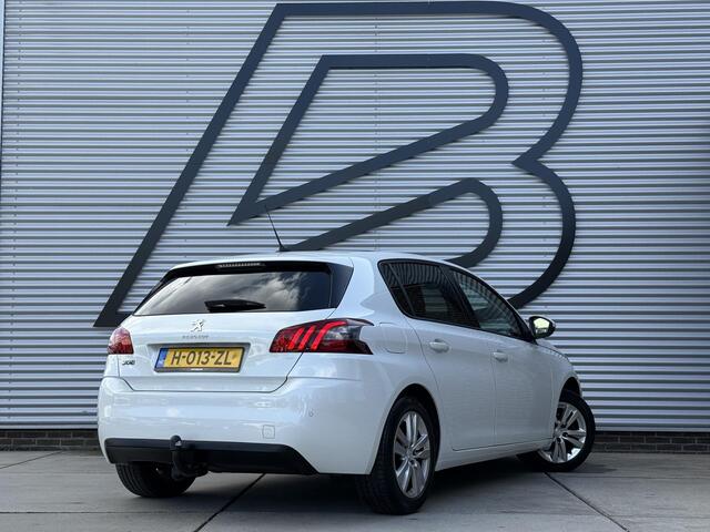 Peugeot 308 1.2 PureTech Blue Lease Executive 2e Eigenaar|Navi|Pano|Carplay|Clima|Cruise|PDC|Trekhaak|D-riem vv in 2026|N.A.P|Nieuwe APK bij Aflevering