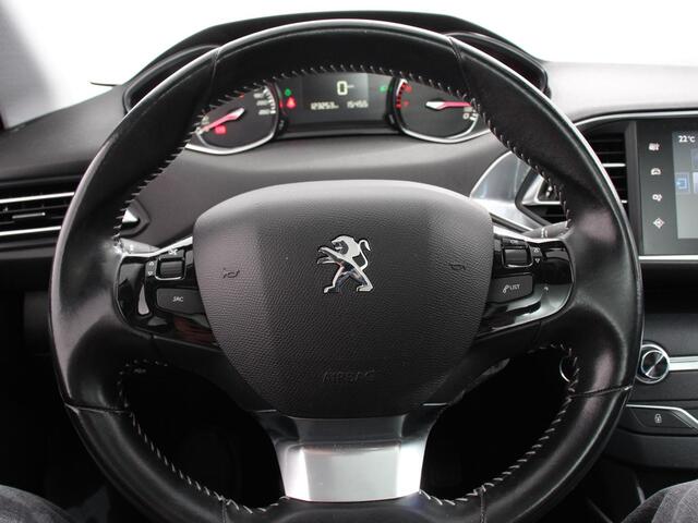Peugeot 308 1.2 PureTech Blue Lease Premium Lees opmerkingen! Handel/Export ! Panorama dak Trekhaak Camera Navigatie Climate Control Cruise Control Lichtmetalen Velgen