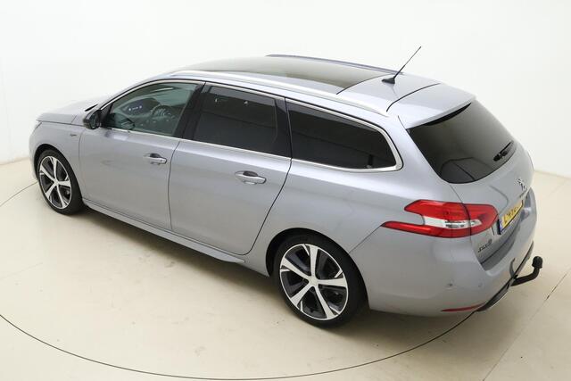 Peugeot 308 SW 1.2T Blue Lease GT | Panorama dak | 18'' Lichtmetalen velgen | Full LED | Trekhaak | Alcantara bekleding | Digitale Cockpit | Apple Carplay & Android Auto | Keyless Entry & Start | Camera | Climate Control | Navigatie | VOL!