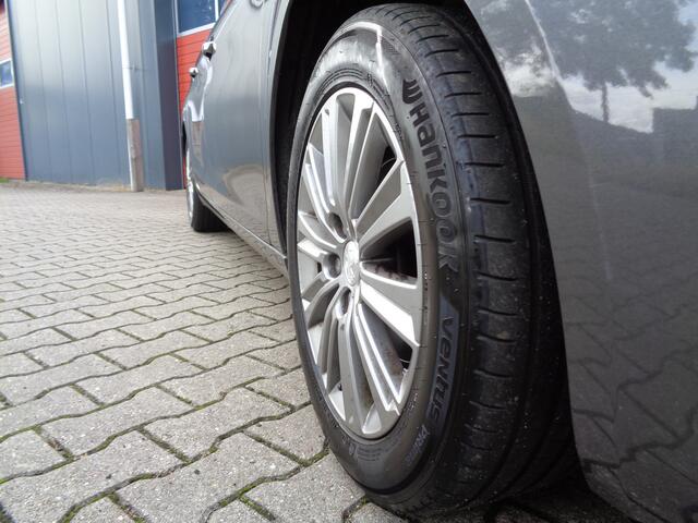 Peugeot 308 SW 1.2 PureTech Blue Lease Premium,Camera,Panodak,Trekhaak!