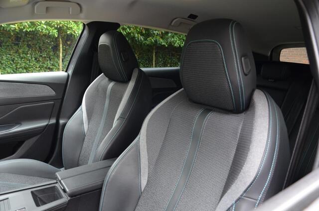 Peugeot 308 SW 1.2 Hybrid 136 e-DCS6 Allure Automaat/Navi/Pdc/Ecc/Achteruitrijcamera/Apple Carplay/Android Auto/Volledig digitaal instrumentenpaneel/Trekhaak/17-Inch Lmv