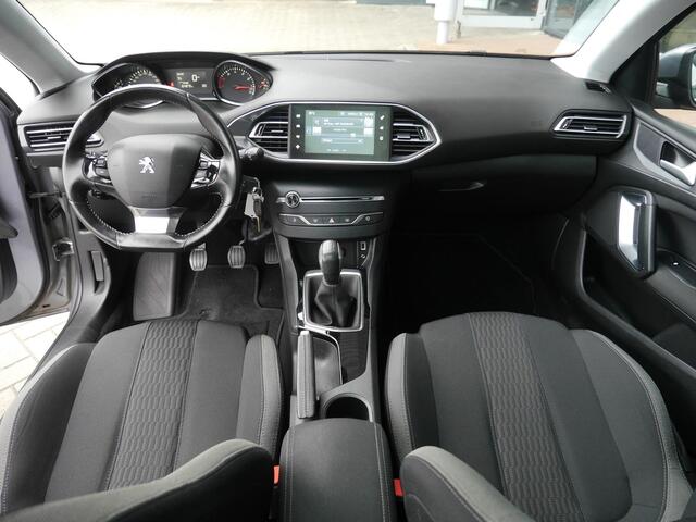 Peugeot 308 SW 1.2 PureTech Style | 130 PK | Panoramadak | Climate control | Parkeersensoren | Lichtmetalen velgen | Getint glas | Cruise control