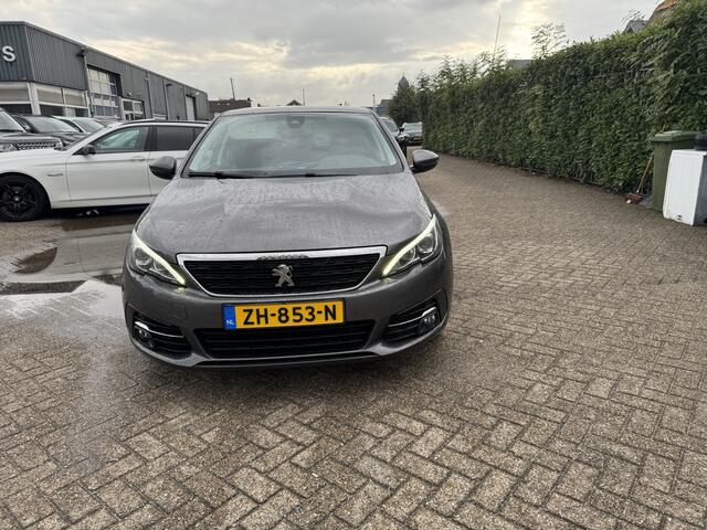 Peugeot 308 PureTech Blue Lease Executive 2019