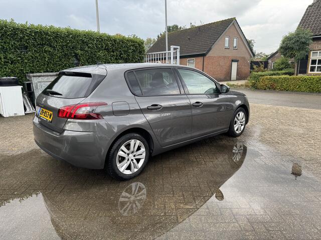 Peugeot 308 PureTech Blue Lease Executive 2019