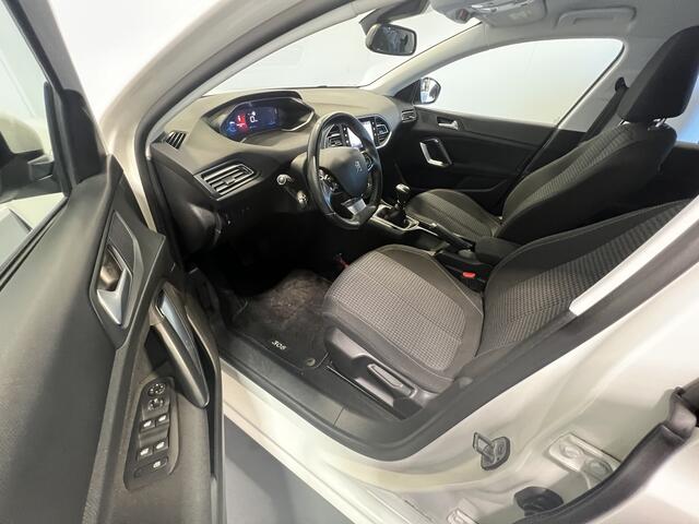 Peugeot 308 SW 1.2 PureTech Blue Lease Active | Android Auto/Apple Carplay | LM Velgen 16" | Achteruitrijcamera | Cruise Control | Head-Up Display | Airco |