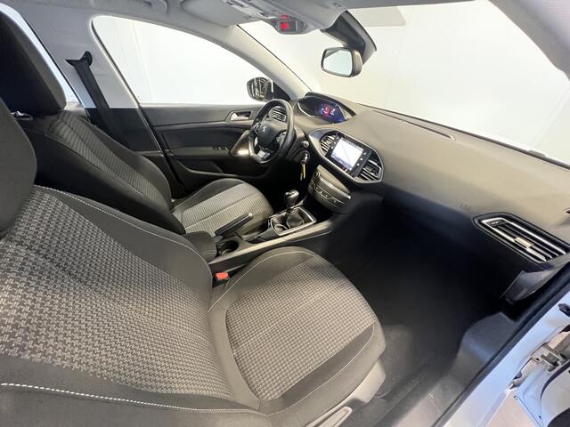 Peugeot 308 SW 1.2 PureTech Blue Lease Active | Android Auto/Apple Carplay | LM Velgen 16" | Achteruitrijcamera | Cruise Control | Head-Up Display | Airco |