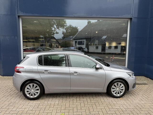Peugeot 308 1.5 BlueHDi Allure | Buitenkans! | Zeer Zuinige Diesel | Achteruitrijcamera | Parkeersensoren | Dode Hoekbewaking | Full-LED Koplampen | Trekhaak | 16 inch LM-Velgen | Apple Carplay |