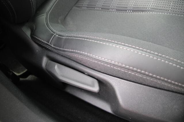 Peugeot 308 1.2 PureTech 130pk Allure Airco Navi Carplay Panoramadak 50.926km Nieuwstaat