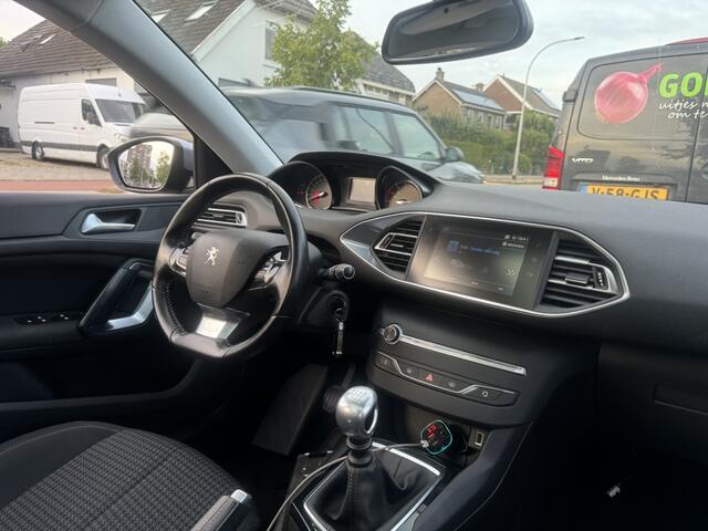 Peugeot 308 1.6 HDI PANO XENON 6BAK 98DKM!