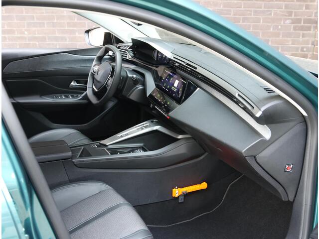 Peugeot 308 130pk Allure Pack | Dodehoekdetectie | Camera | Stoelverwarming | LEER/Stof | Navigatie | AUTOMAAT