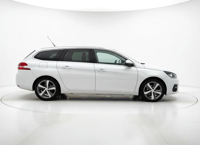 Peugeot 308 SW 1.2 PureTech Blue Lease Premium KEYLESS - PANO