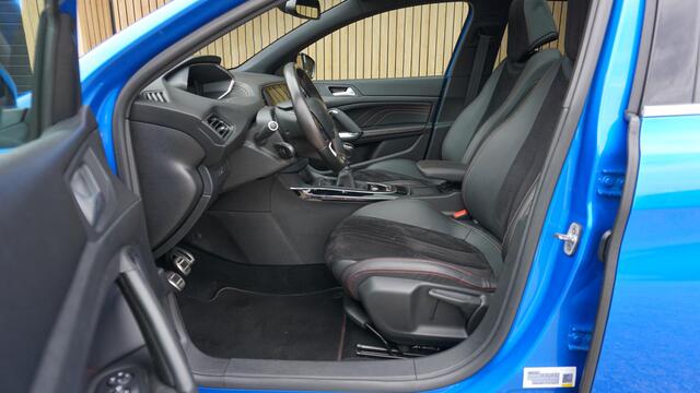 Peugeot 308 SW 1.2 PureTech 131pk GT-Line Pano.Dak Leder/Alcantara 17inch LM Trekhaak Keyless *NL auto* Blue Vertigo Metallic