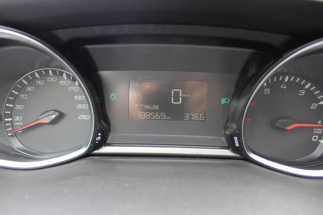 Peugeot 308 Station 1.2-16V "Style" Cruise - Navi !!! 110 Pk