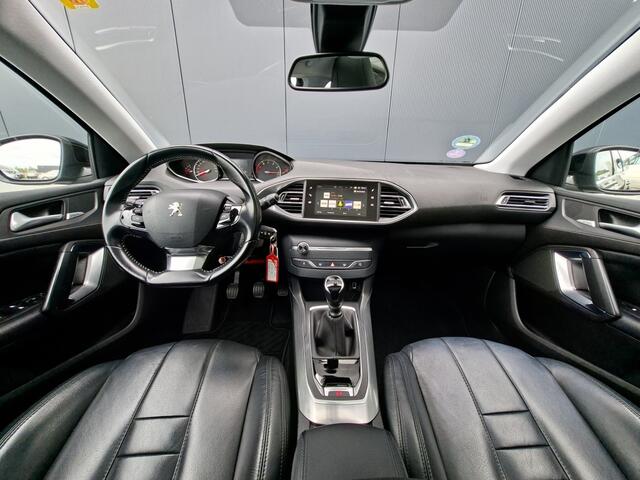 Peugeot 308 SW 1.2 Distibutieriem vervangen | Trekhaak | Carplay | Lederen bekleding | All seasonbanden