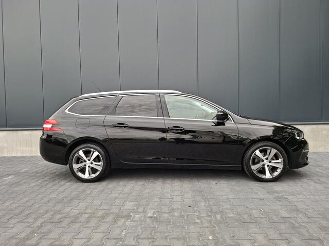 Peugeot 308 SW 1.2 Distibutieriem vervangen | Trekhaak | Carplay | Lederen bekleding | All seasonbanden