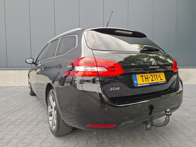Peugeot 308 SW 1.2 Distibutieriem vervangen | Trekhaak | Carplay | Lederen bekleding | All seasonbanden