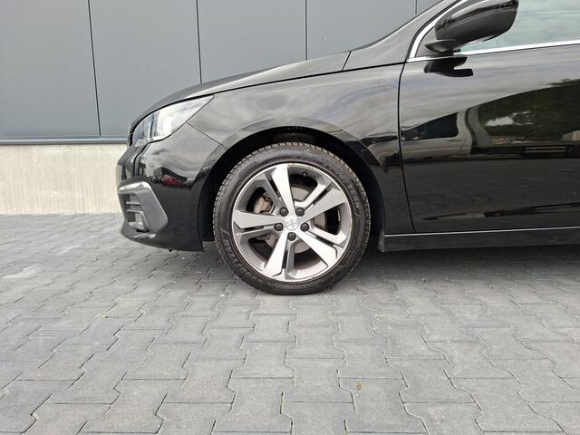 Peugeot 308 SW 1.2 Distibutieriem vervangen | Trekhaak | Carplay | Lederen bekleding | All seasonbanden