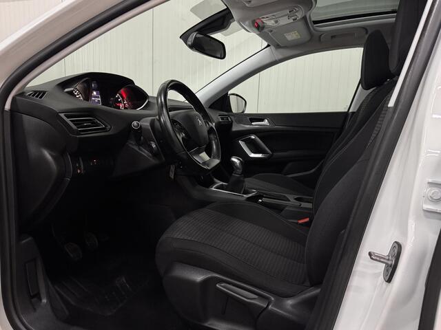 Peugeot 308 SW 1.2 PureTech Blue Lease Executive DB-RIEM-VERV. PANODAK CARPLAY TREKHAAK PDC LMV