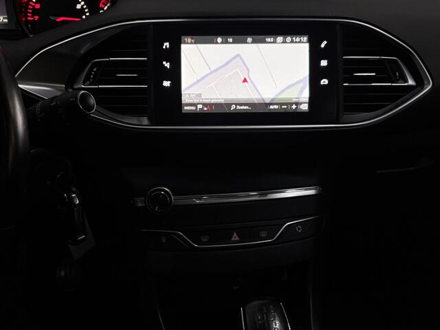 Peugeot 308 SW 1.2 PureTech Blue Lease Executive DB-RIEM-VERV. PANODAK CARPLAY TREKHAAK PDC LMV