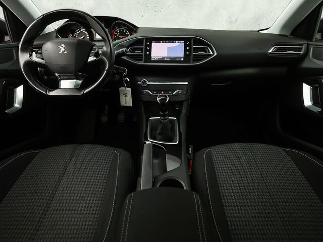 Peugeot 308 SW 1.2 PureTech Sport (PANORAMADAK, APPLE CARPLAY, GROOT NAVI, TREKHAAK, GETINT GLAS, SPORTSTOELEN, PARKEERSENSOREN, CRUISE, NIEUWSTAAT)
