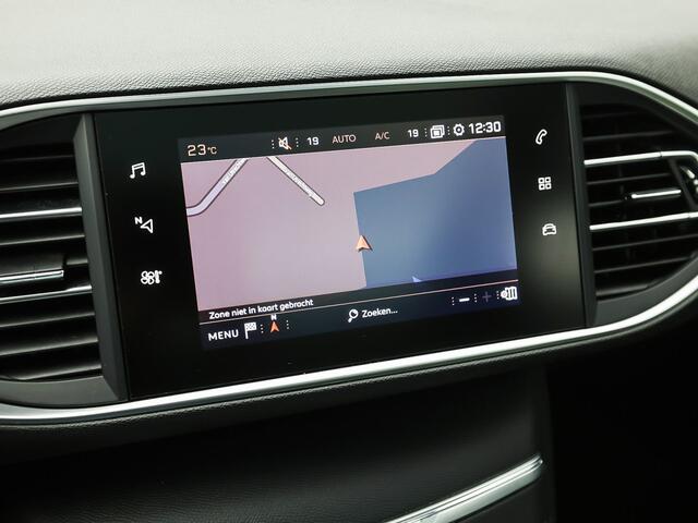 Peugeot 308 SW 1.2 PureTech Sport (PANORAMADAK, APPLE CARPLAY, GROOT NAVI, TREKHAAK, GETINT GLAS, SPORTSTOELEN, PARKEERSENSOREN, CRUISE, NIEUWSTAAT)