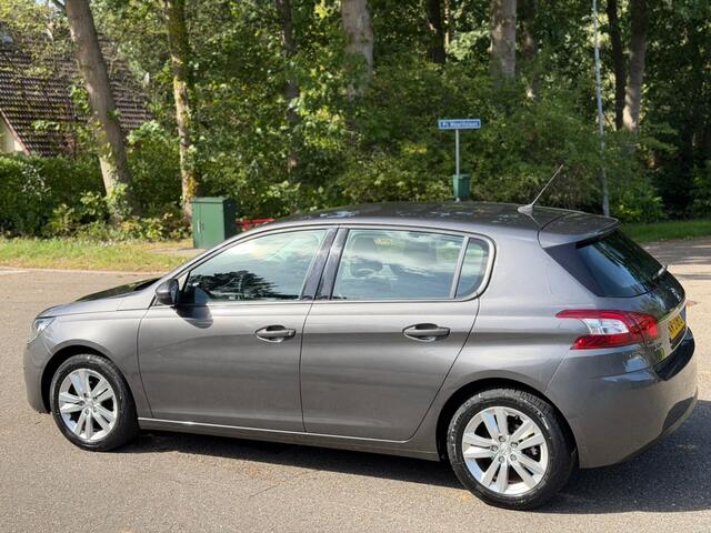 Peugeot 308 1.2 benzine - D riem is V.v - Navi - Airco - PDC !!!