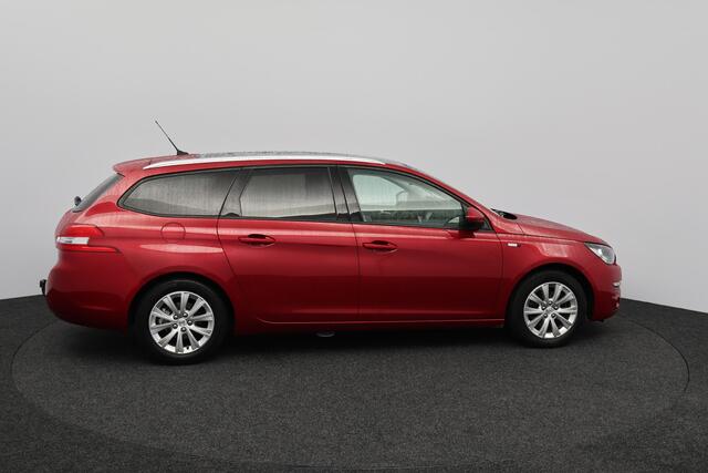Peugeot 308 SW 1.2 PureTech Style/ D-Riem verv: 128.000 KM!/ DEALER ONDERHOUDEN!/ Trekhaak/ Panorama-Dak/ DAB+/ Extra getint glas/ PDC/ Navi/ Clima/ Cruise/ Bluetooth/ Multi. LEDER. Stuur/ Mistl./ Chroom/ Dakrails.