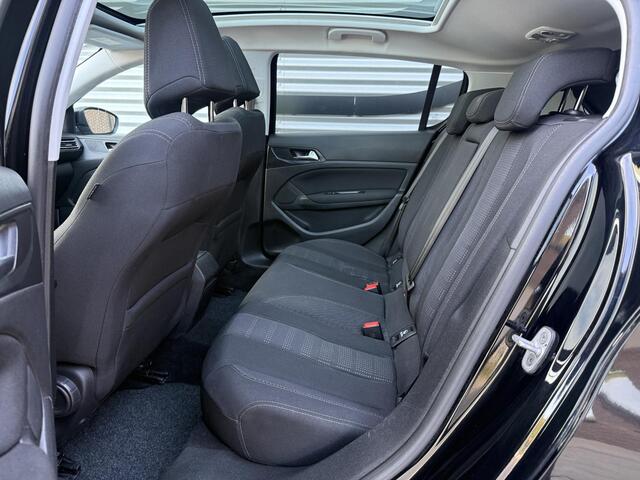 Peugeot 308 1.2 PureTech Blue Lease Premium Pano|Clima|Cruise|Trekhaak|PDC|Elek ramen|Lm velgen|D-riem vv in 2024|APK tot 09-2027 – foto 10
