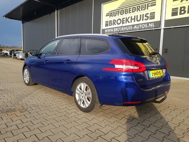 Peugeot 308 SW 1.2 PureTech Blue Lease Executive – foto 7