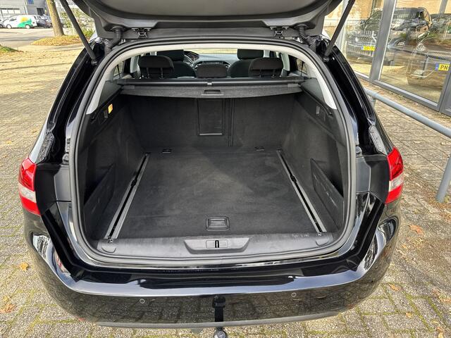 Peugeot 308 SW 1.2 PureTech Blue Lease Executive PANO-TREKHAAK-CLIMA-LED – foto 5