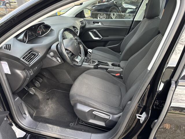 Peugeot 308 SW 1.2 PureTech Blue Lease Executive PANO-TREKHAAK-CLIMA-LED – foto 8