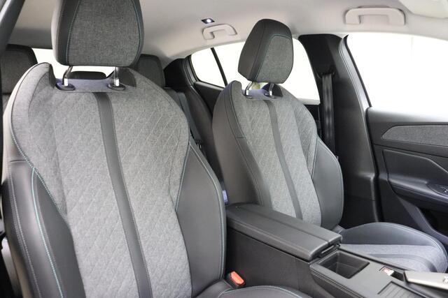 Peugeot 408 1.2 PureTech Allure 130 EAT8 | Apple Carplay | Keyless entry + Keyless start | Navigatie Full map | Multifunctioneel stuurwiel |