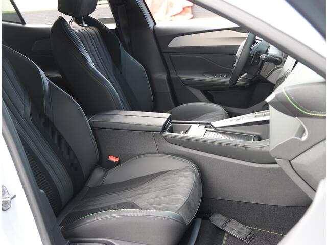 Peugeot 408 1.2 Hybrid 136PK e-DCS6 GT | Alcantara | Adaptive CruiseControl | Schuifdak | Camera | Navigatie |