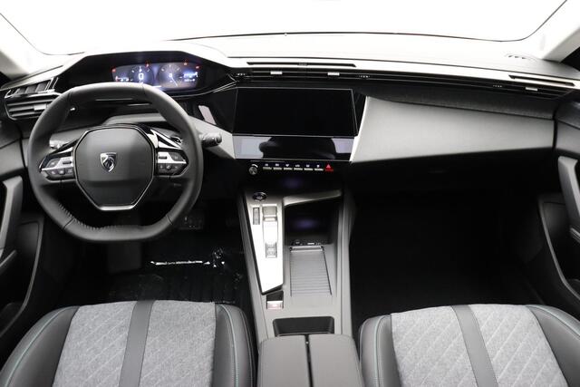 Peugeot 408 1.2T 130pk Allure Pack Automaat Peugeot 408 1.2 PureTech Allure Pack 130 EAT8 | Trekhaak | Stoelverwarming | Navigatie | Cruise Control | Camera | Lichtmetalen velgen | Apple Carplay | Draadloze telefoonlader