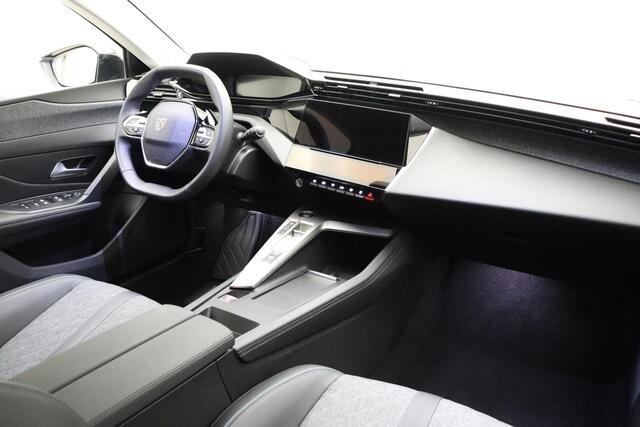 Peugeot 408 1.2T 130pk Allure Automaat Peugeot 408 1.2 PureTech Allure 130 EAT8 Automaat | Navigatie | Camera | Lichtmetalen velgen | Getint glas | Keyless | LED Verlichting
