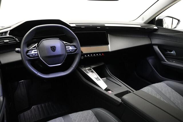 Peugeot 408 1.2T 130pk Allure Automaat Peugeot 408 1.2 PureTech Allure 130 EAT8 Automaat | Navigatie | Camera | Lichtmetalen velgen | Getint glas | Keyless | LED Verlichting