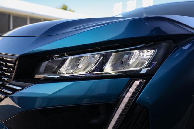 Peugeot 408 1.6 HYbrid Allure Pack 180 pk ? ACC ? LED ? Carplay