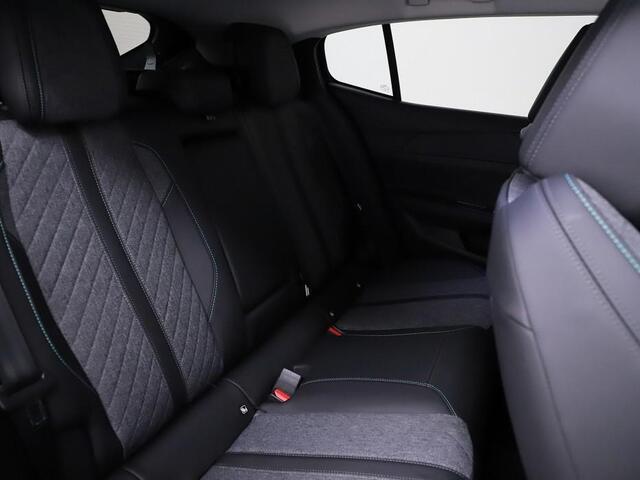 Peugeot 408 130 Allure EAT8 Automaat /Nav/Cam