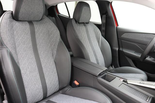 Peugeot 408 1.2T 130pk Allure Pack Automaat Peugeot 408 1.2 PureTech Allure Pack 130 EAT8 | Trekhaak | Stoelverwarming | Navigatie | Cruise Control | Camera | Lichtmetalen velgen | Apple Carplay | Draadloze telefoonlader