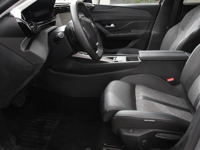 Peugeot 408 1.2 PureTech Allure 130 pk Automaat | DEMO ! | Navigatie | Apple Carplay/Android Auto | Airco | Camera | Parkeer sensoren | Cruise Control | Led | Lichtmetalen Velgen | Stoelverwarming