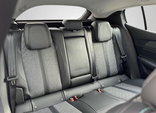 Peugeot 408 1.2 Hybrid 136 e-DCS6 Allure | 19 inch | Camera | Adapt. cruise | Prijs is rijklaar