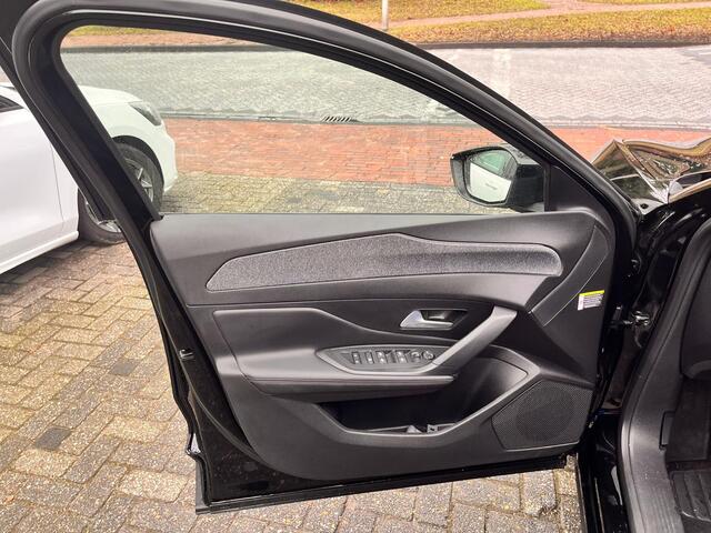 Peugeot 408 1.2 Hybrid 136 e-DCS6 Allure