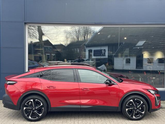 Peugeot 408 1.2 Turbo 130 PK Allure Pack | Automaat | 1e Eigenaarsauto met Slechts 14.000 KM ! | Navigatie | 19" Lichtmetalen Velgen | Stoel- / Stuur- en Voorruitverwarming | Keyless Entry | Digitaal Dashboard | Adaptieve Cruise Control | Draadloze Telefoonlader |